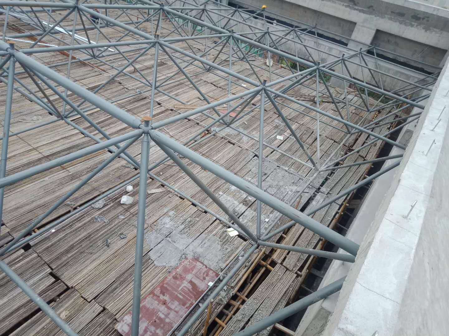 ���ܰ���